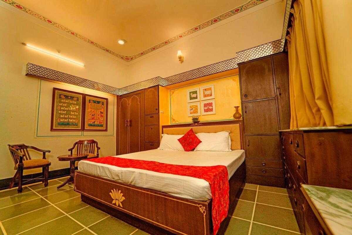 Santosh Villa - The House Of Antiques And Art Udaipur Exterior foto